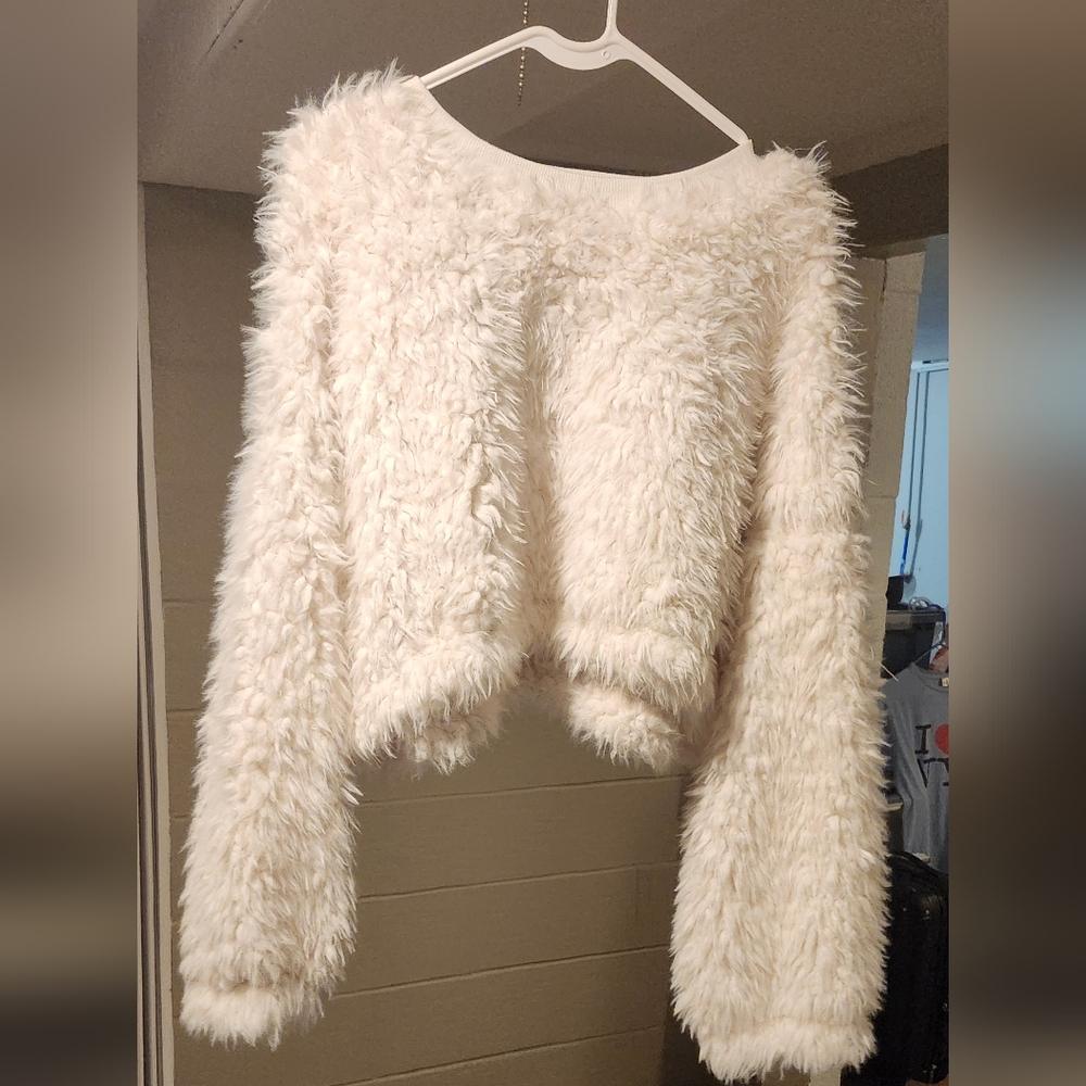 Women's Fuzzy White Crop Top